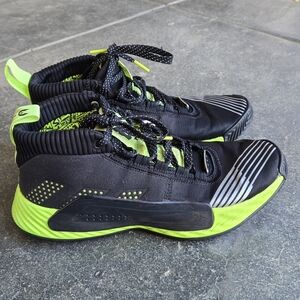 Adidas Dame 5 x Star Wars Lightsaber